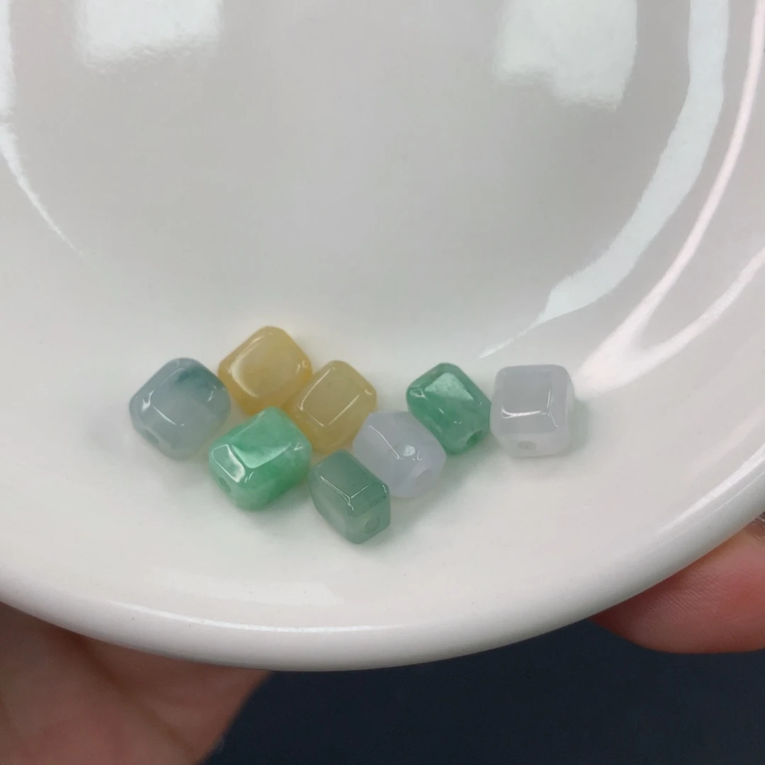 翡翠散珠翡翠散珠DIY手串多样性自发