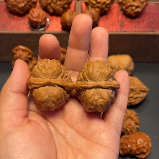 文玩核桃吊坠蛤蟆头全品