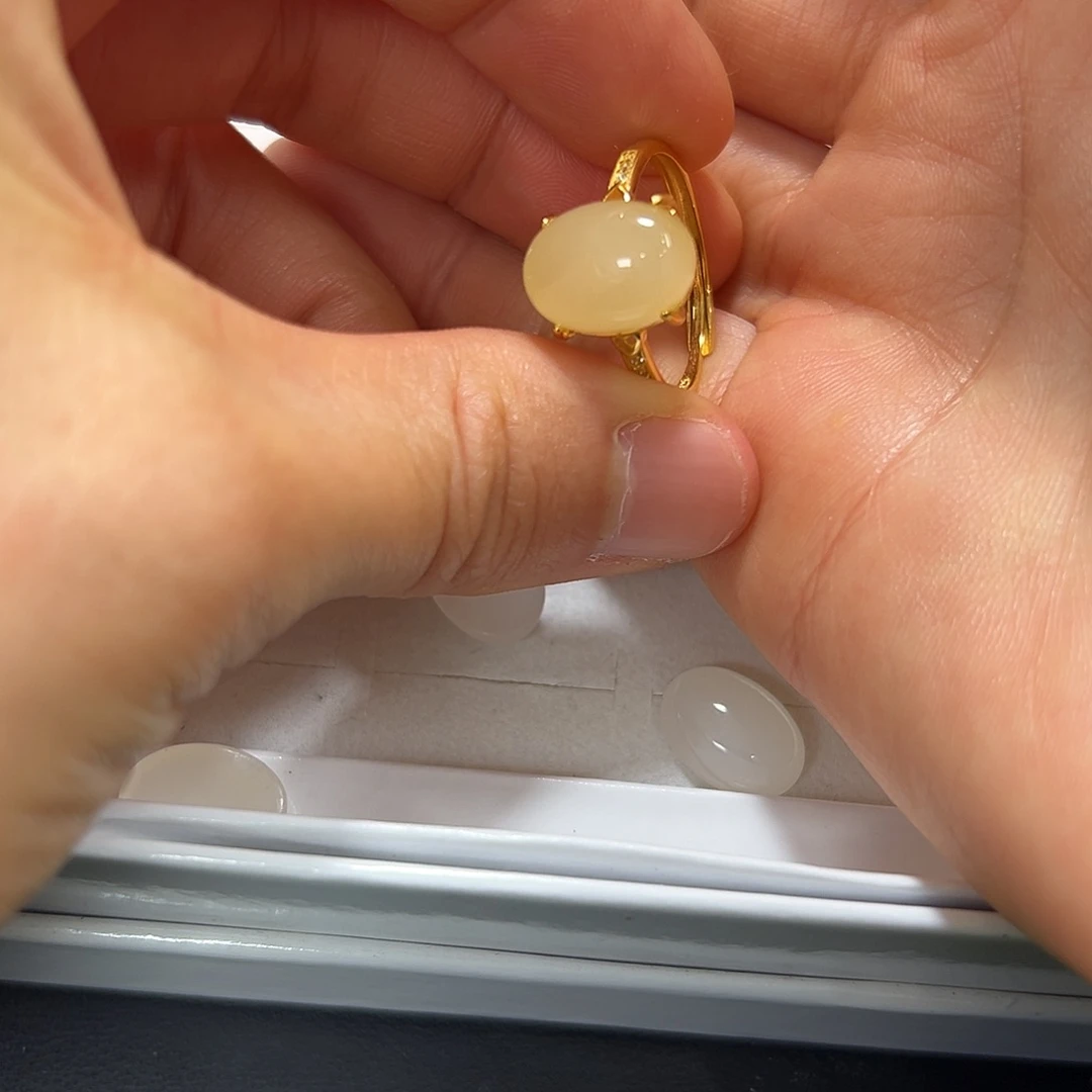 和田玉戒指颜色多样性发货拍一发一银S925镶嵌美**瑕