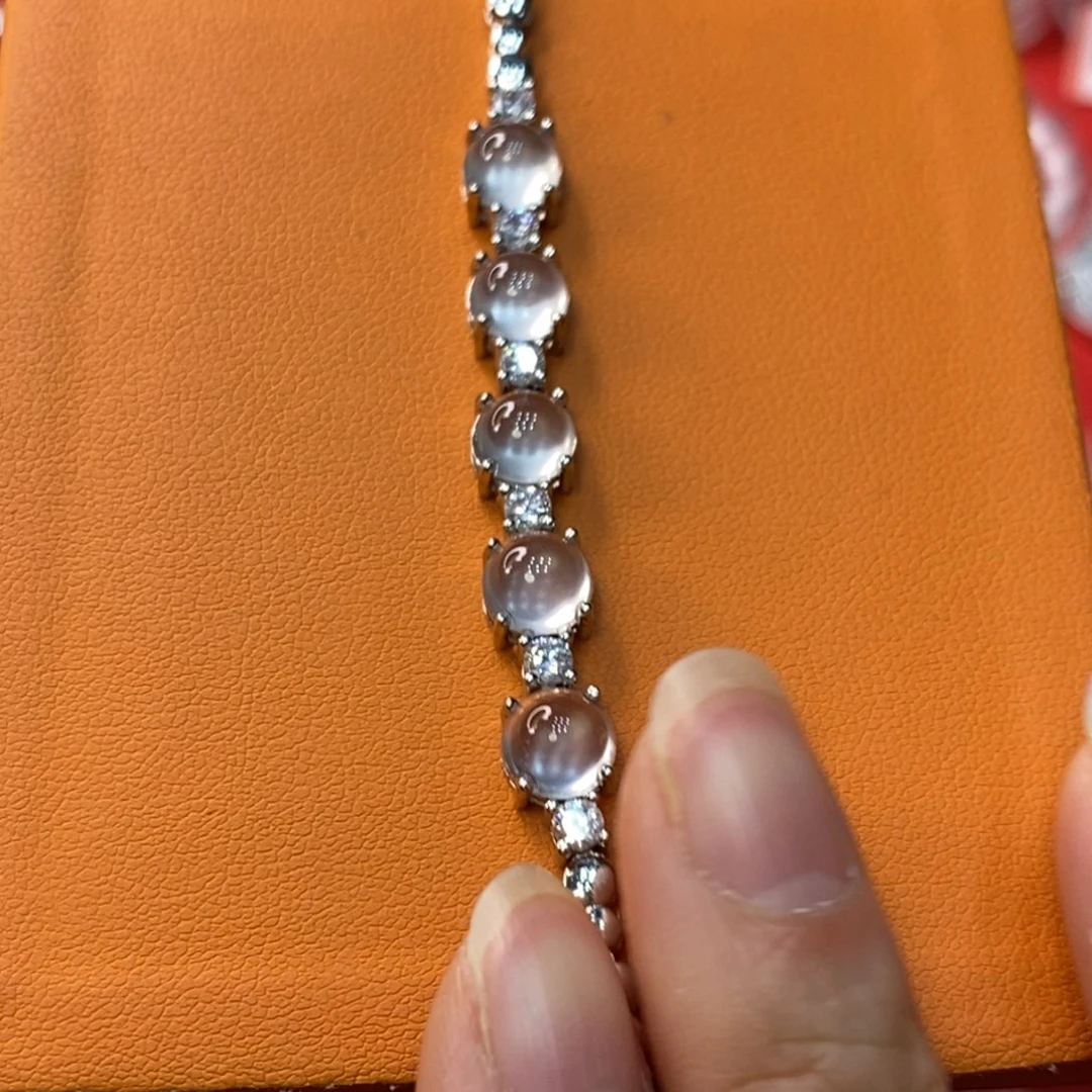 石英质玉合金吊坠