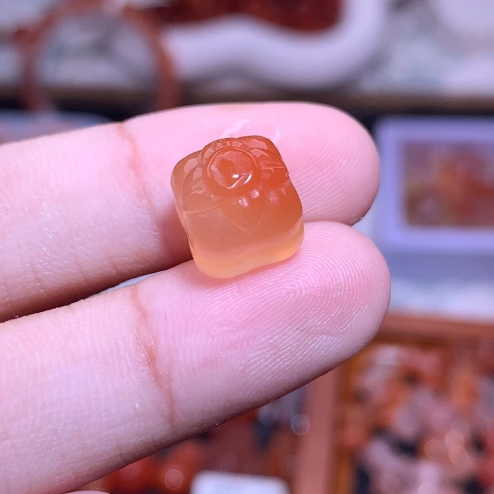 南红玛瑙未镶嵌珠宝半成品柿子