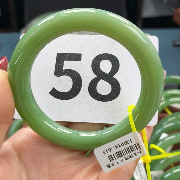 和田玉未镶嵌手镯圆条