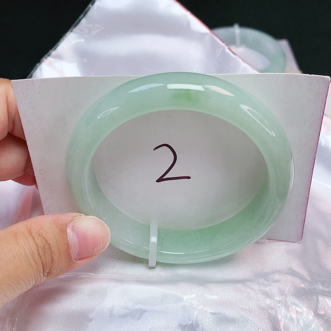 翡翠未镶嵌手镯正圈54.8