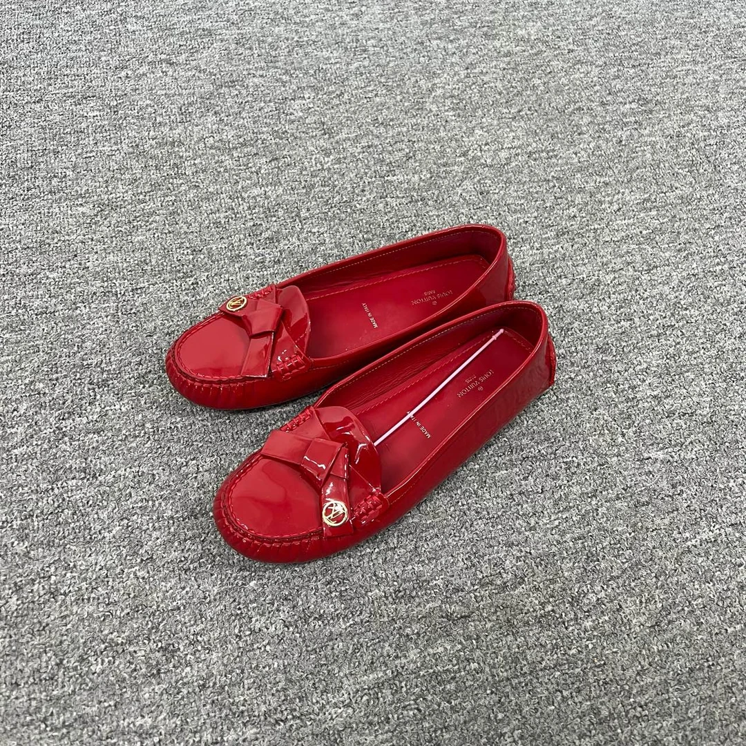 99新 LouisVuitton/路易威登 lv 红色豆豆鞋36.5码