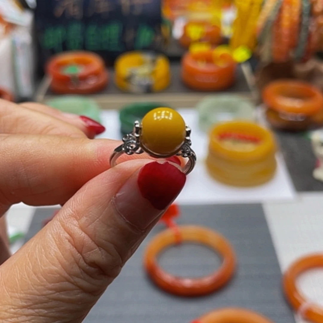 【闪购商品】石英质玉（黄龙玉）未镶嵌手镯