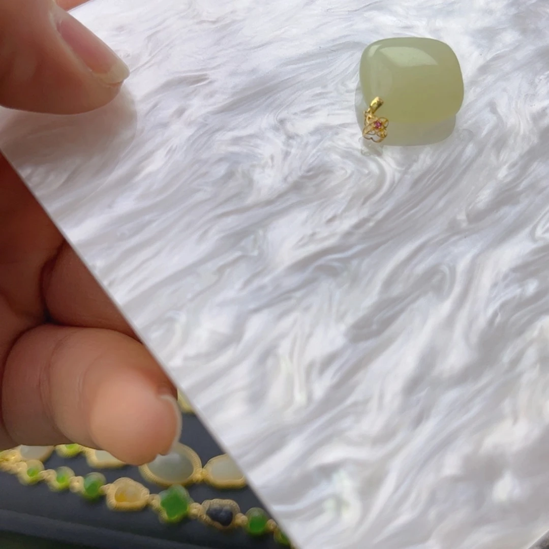 【闪购商品】和田玉颈饰18K金镶嵌