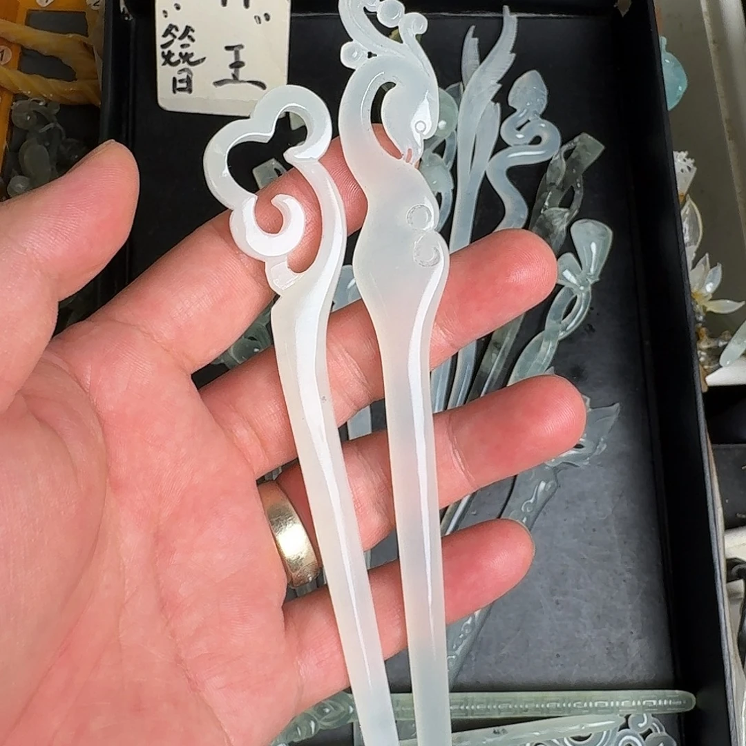鲜***_蛇纹石玉未镶嵌发饰