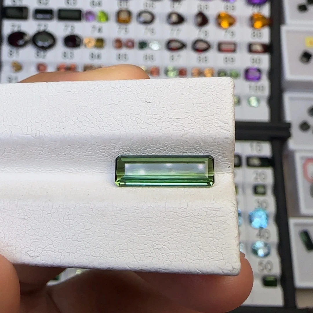 未镶嵌碧玺珠宝半成品天然 2.3克拉