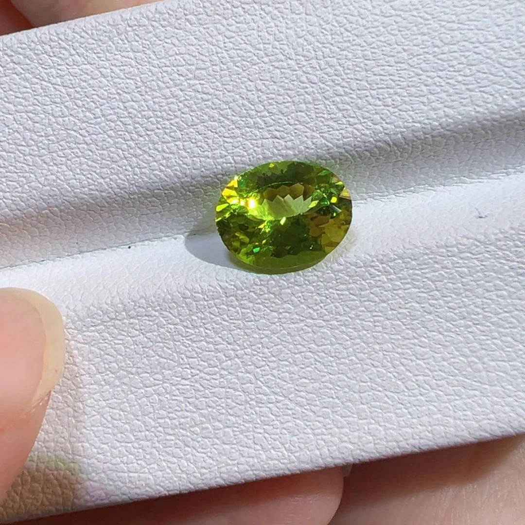 橄榄石裸石未镶嵌2.33ct