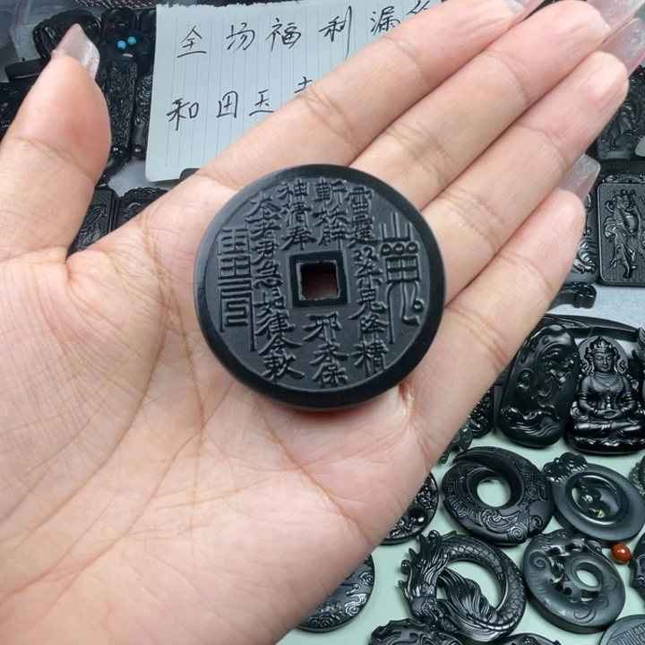 颈饰未镶嵌和田玉