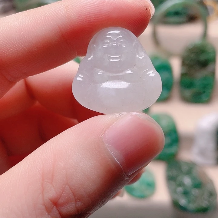 独山玉未镶嵌颈饰