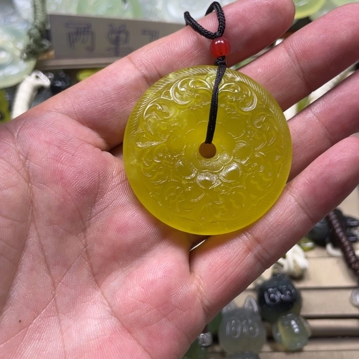 冰***心蛇纹石玉未镶嵌颈饰