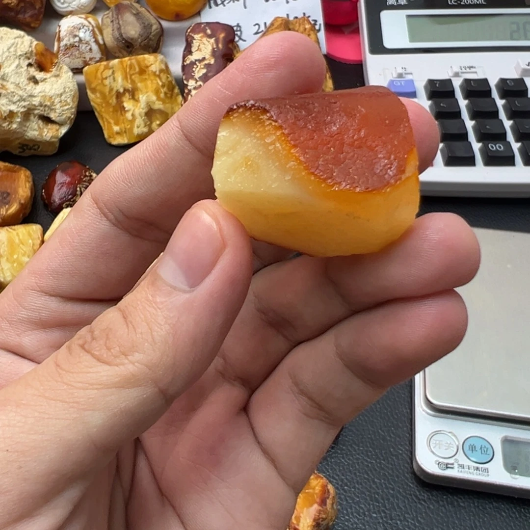 一***.定制琥珀未镶嵌蜜蜡