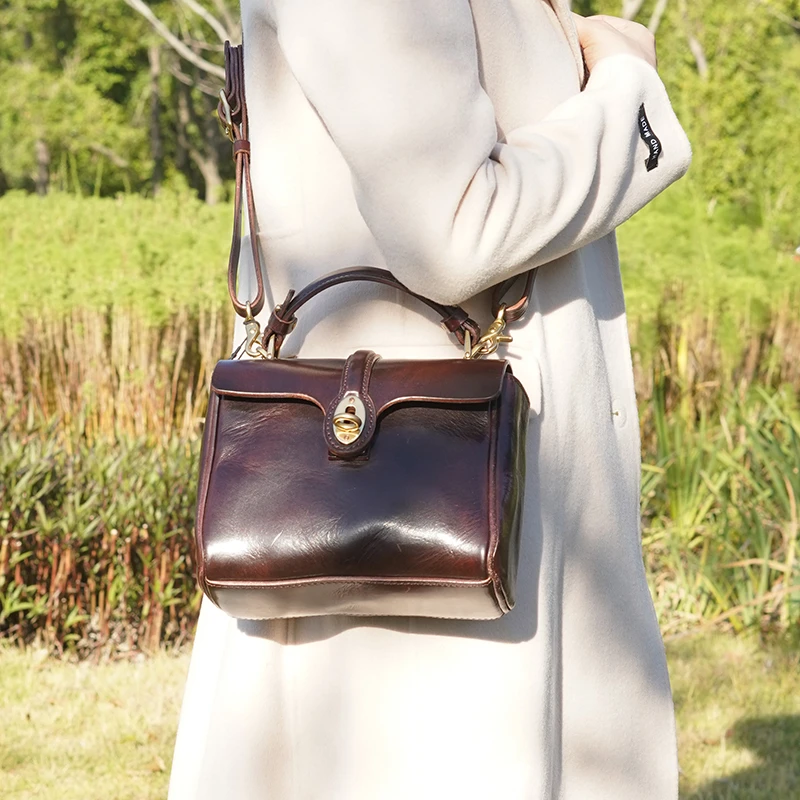 UCM新款时尚百搭质感植鞣女士小众通勤斜挎包休闲#300643