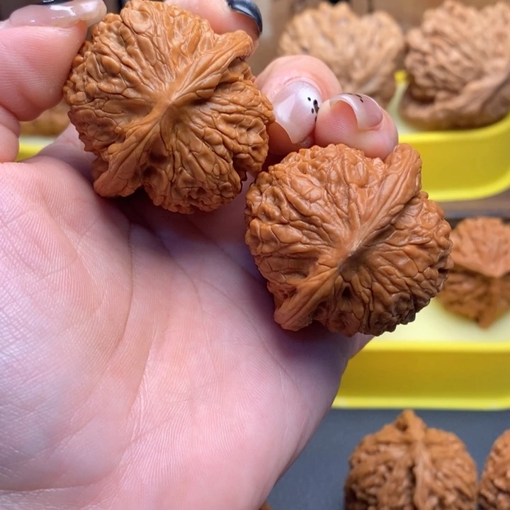 文玩核桃把件547血麒麟40全品