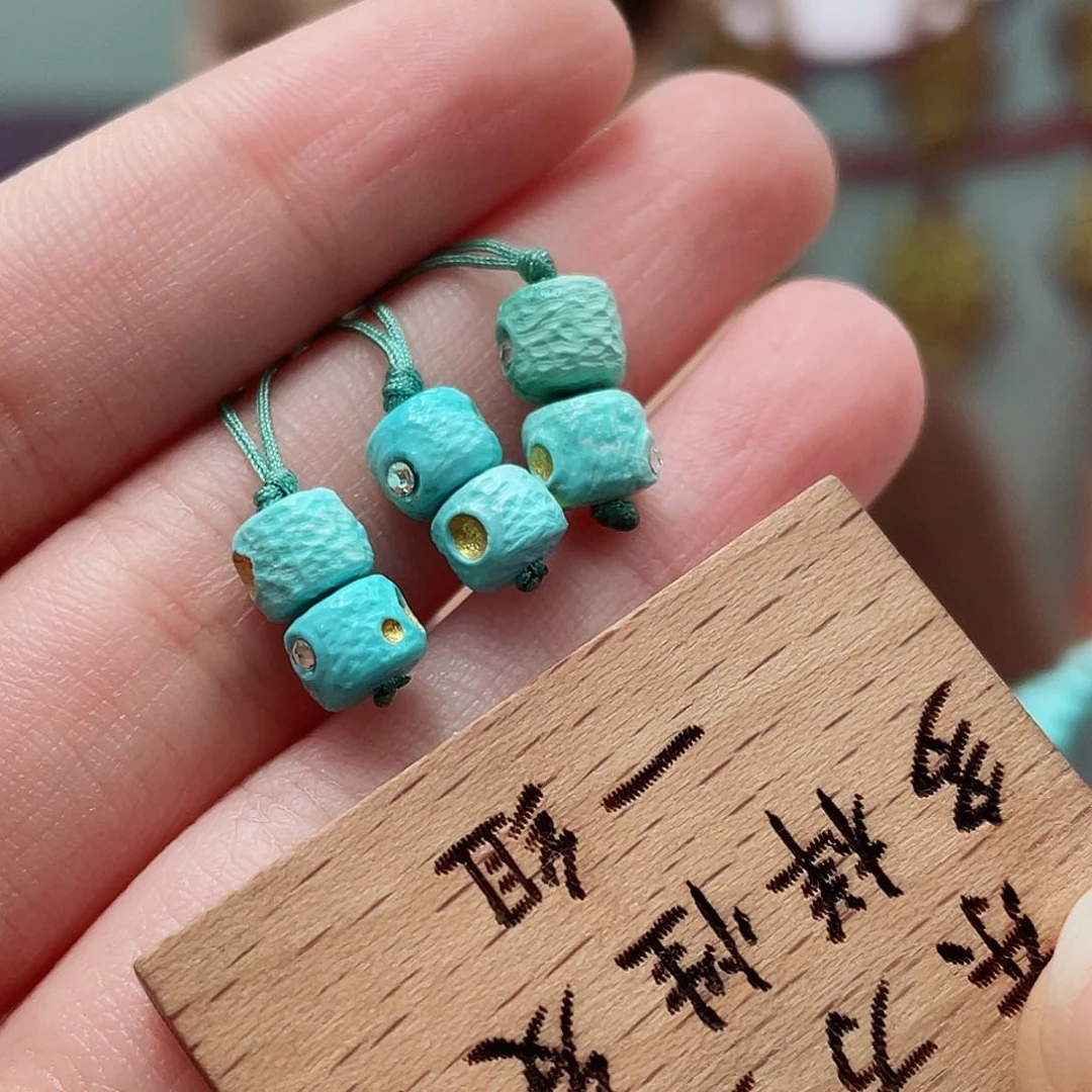 绿松石颈饰未镶嵌