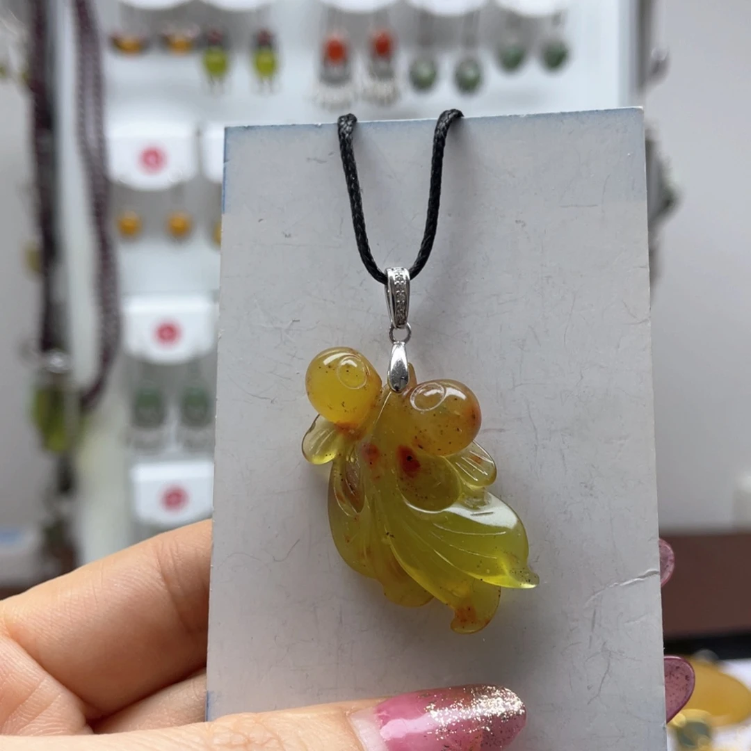 蛇纹石玉吊坠未镶嵌～*霖