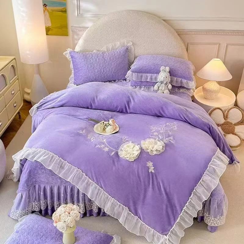 一家家纺 加厚刺绣牛奶绒床盖款保暖四件套