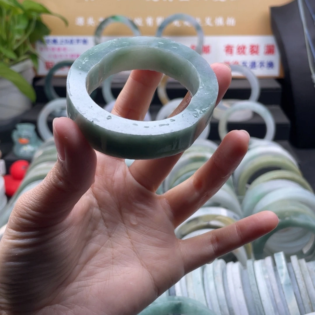 【闪购商品】未镶嵌手镯定制翡翠冰**吧