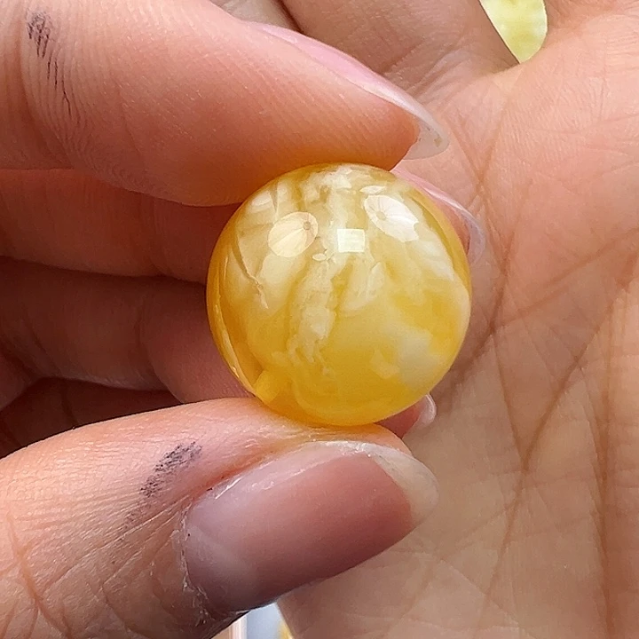 蜜蜡未镶嵌珠宝奇石