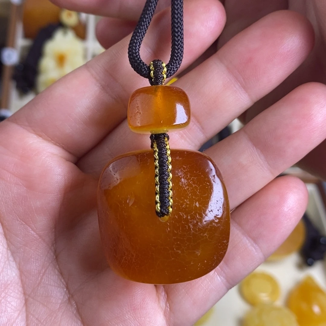 蜜蜡未镶嵌裸石大漠