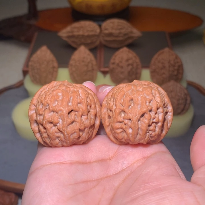 核桃文玩核桃把件太行雪狮