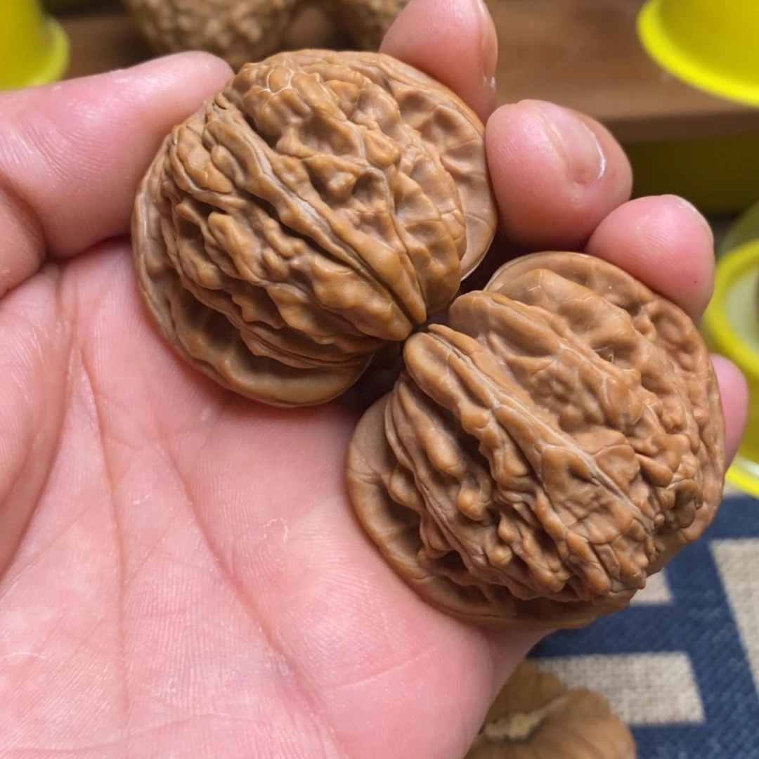 小***哥吊坠文玩核桃四座楼