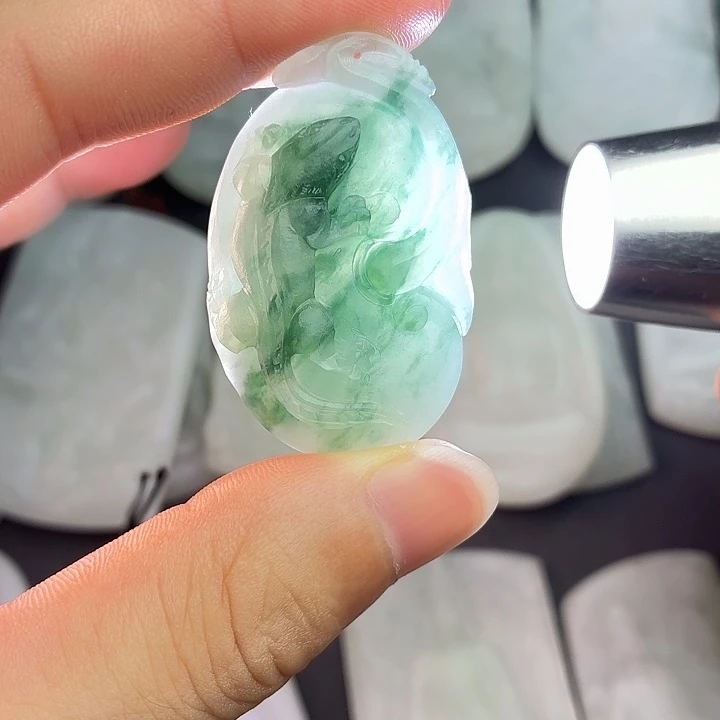 定制翡翠未镶嵌如意