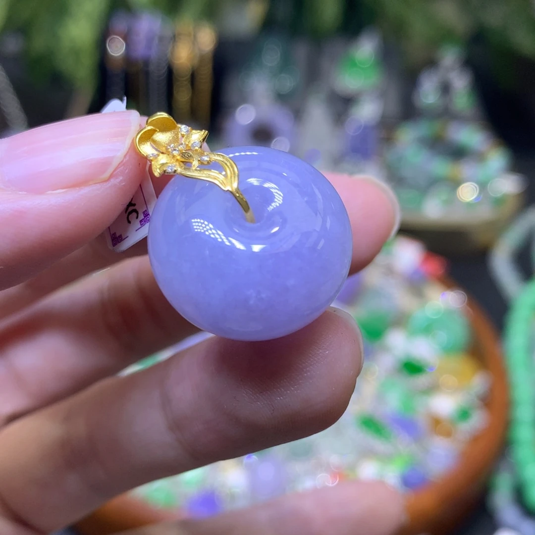 颈饰18K金镶嵌翡翠