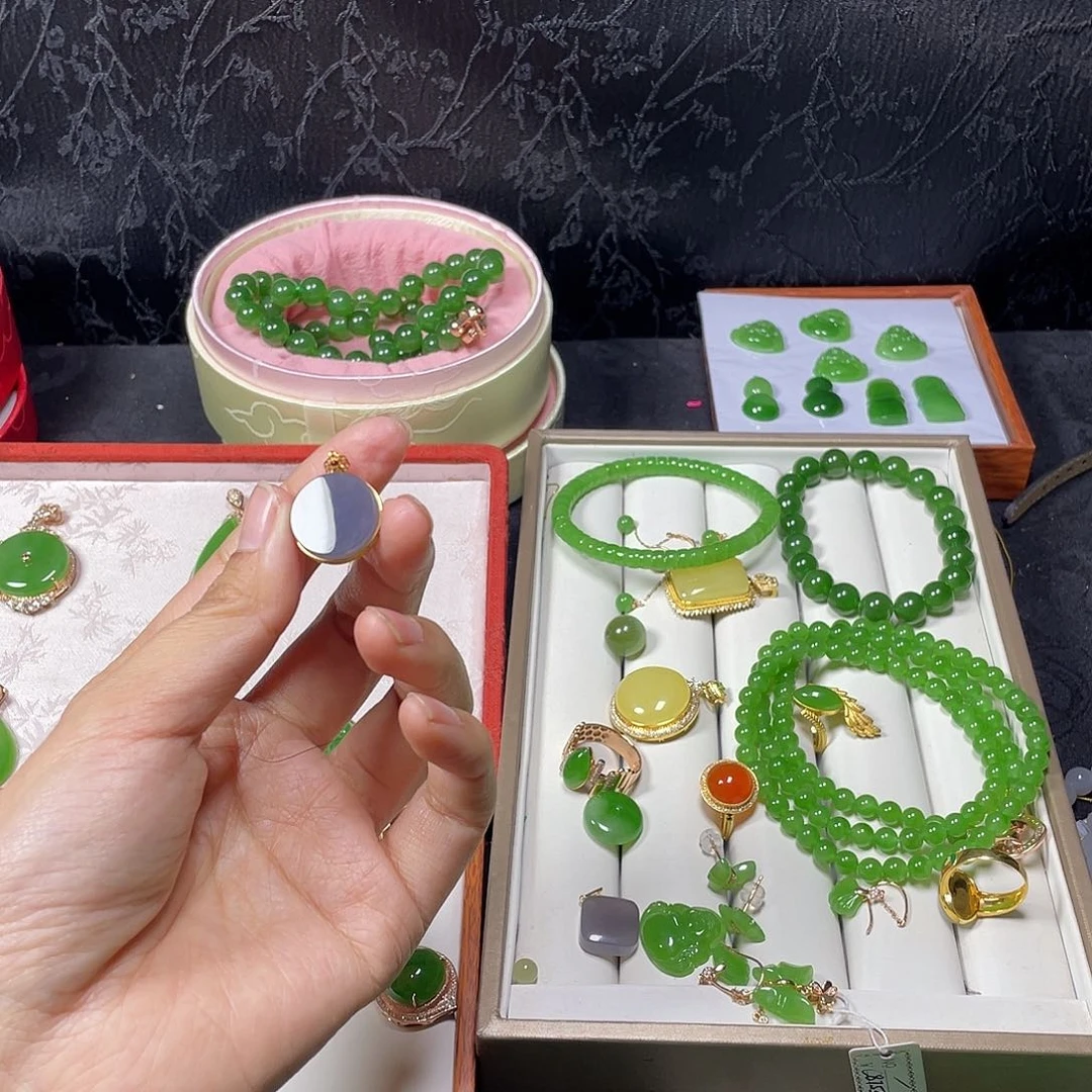 和田玉挂件18K金镶嵌平****樂