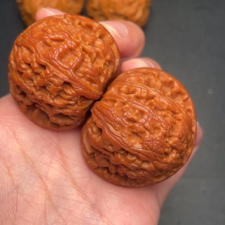 秦岭野生核桃文玩