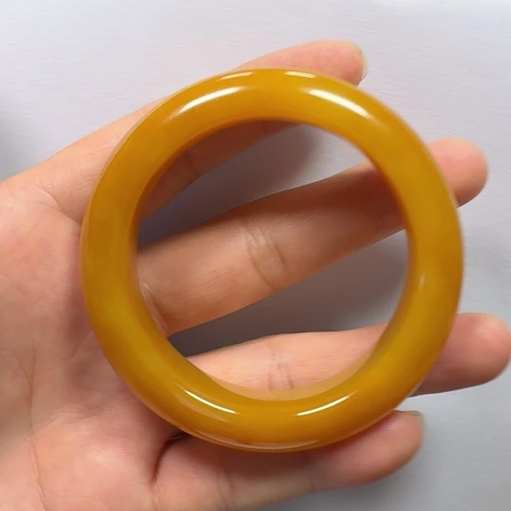静***m石英质玉（黄龙玉）未镶嵌手镯
