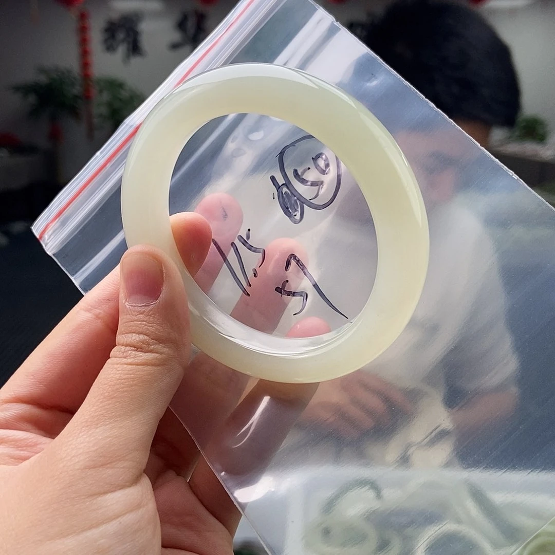 和田玉颜色多样性发拍一发一未镶嵌