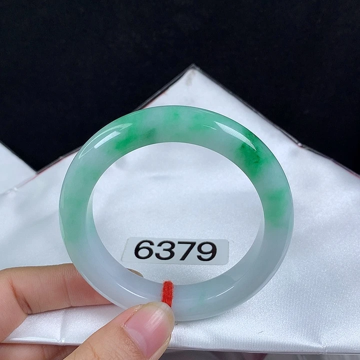 翡翠未镶嵌手镯53圈