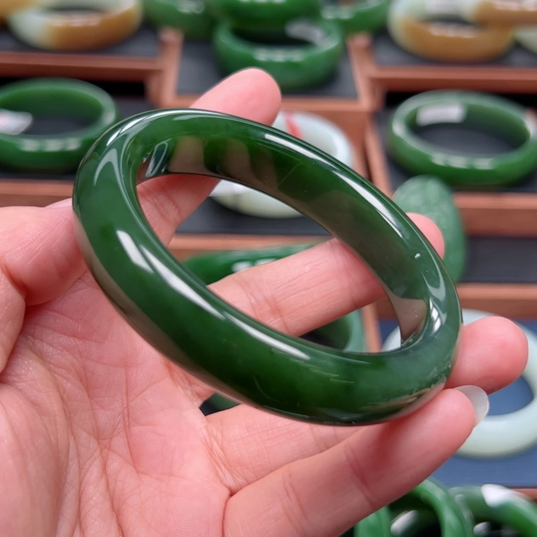 未镶嵌手镯和田玉（碧玉）
