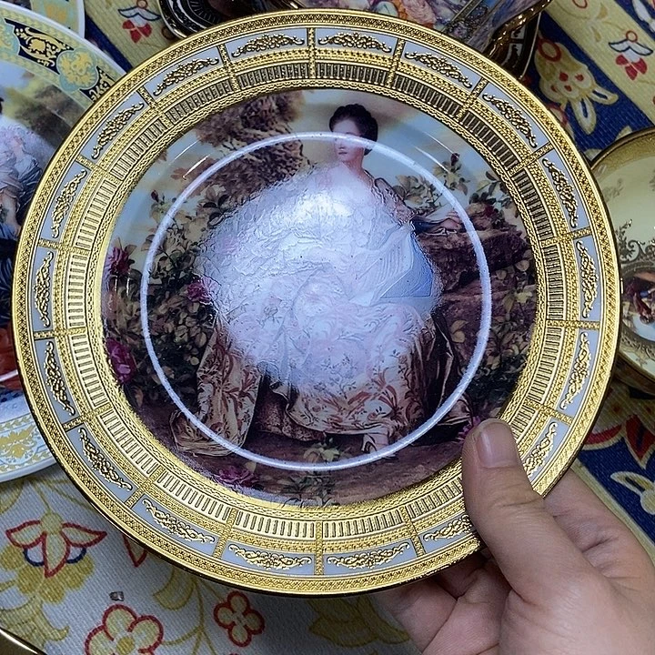 瓷片微瑕2只……………………………