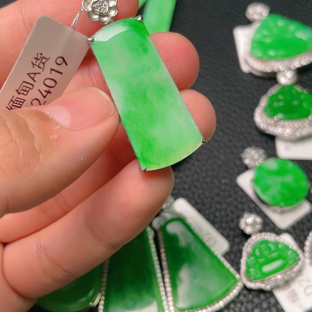 【闪购商品】翡翠吊坠(不含链)银S925镶嵌
