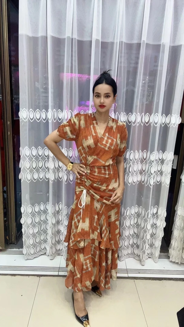 新款连衣裙时尚春夏裙子减龄法式发货气质印花显瘦夏季