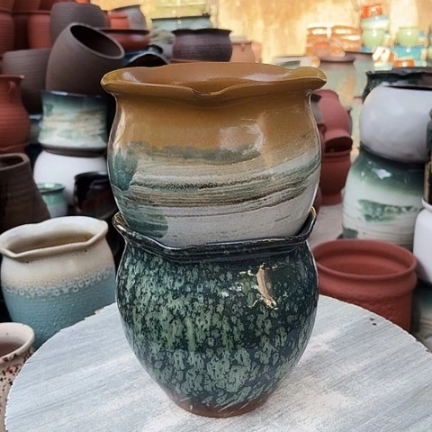 19/19瑕疵口磕碰。