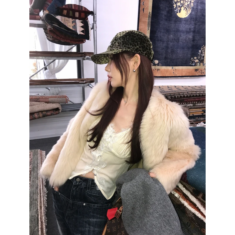 【12/8 20:00上新】丝绒吊带背心  睫毛蕾丝拼接纽扣装饰吊带背心