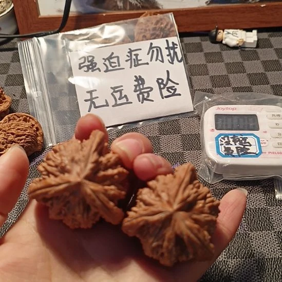 木***李虎头奔三棱子工艺品