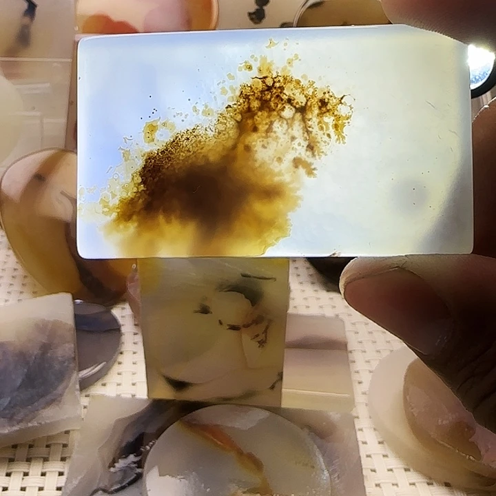 玛瑙/玉髓未镶嵌珠宝奇石