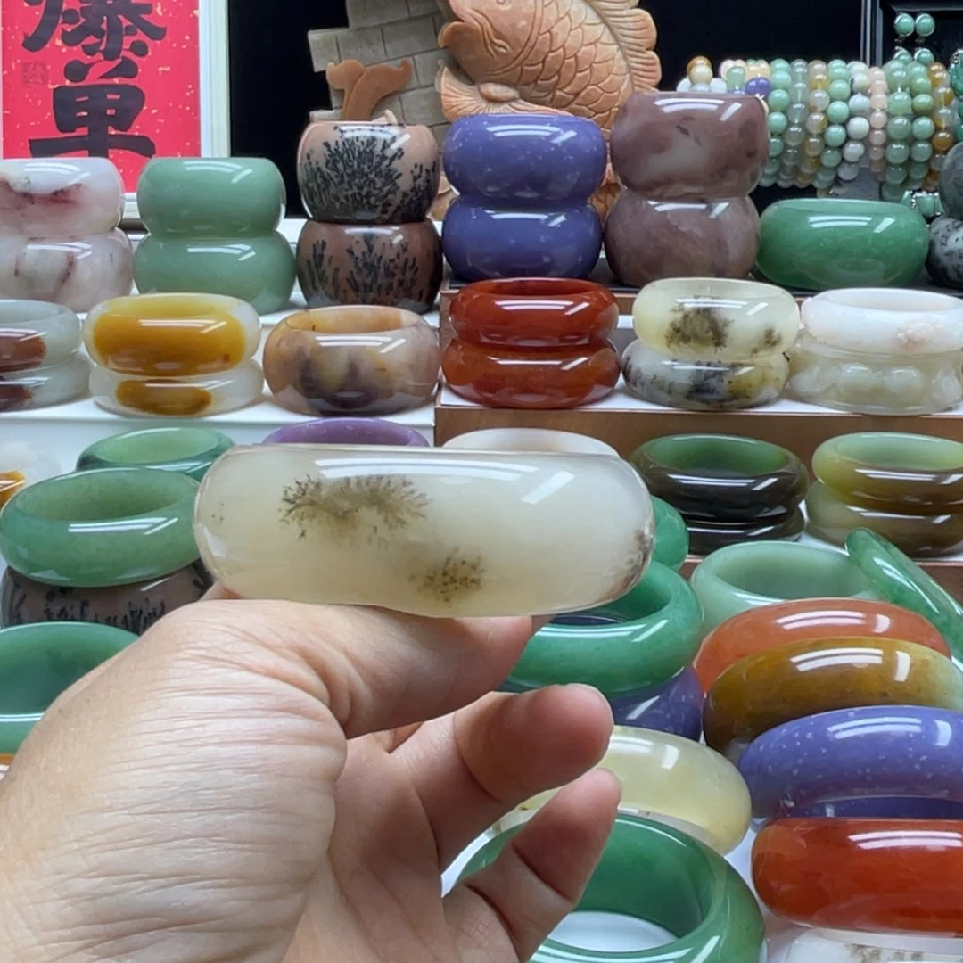 S***韩石英岩玉未镶嵌手镯