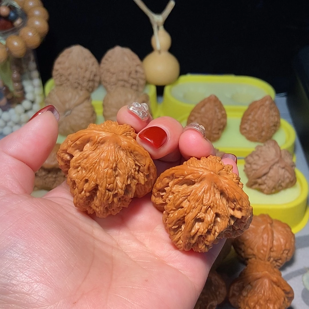 文玩核桃吊坠麦虎