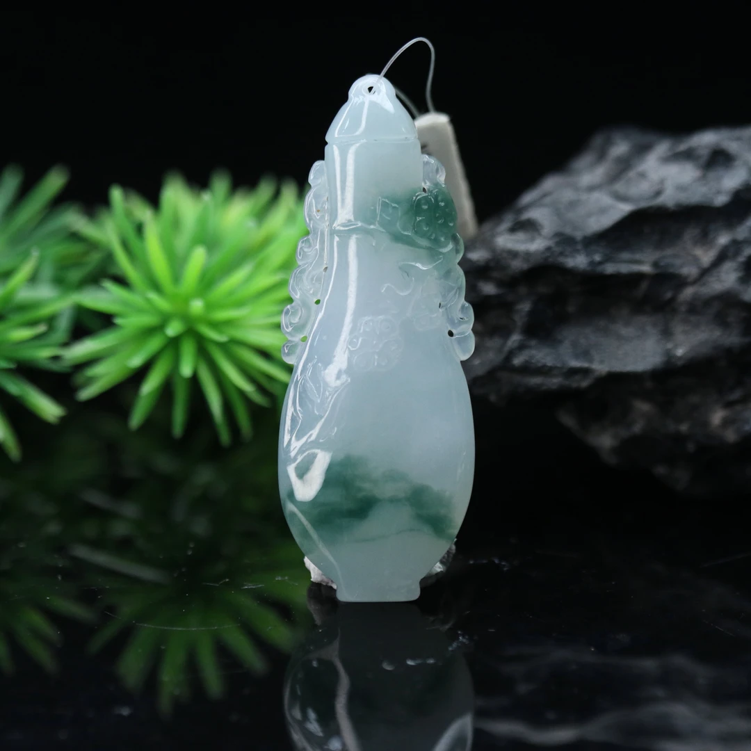 3天然缅甸翡翠A货冰飘花宝瓶/800386/上海嘉禾拍卖