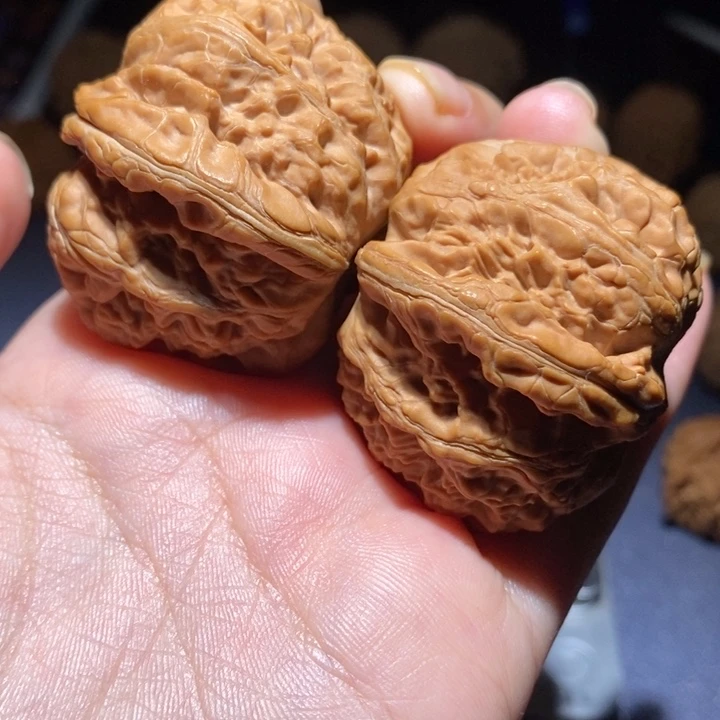 文玩核桃吊坠元宝