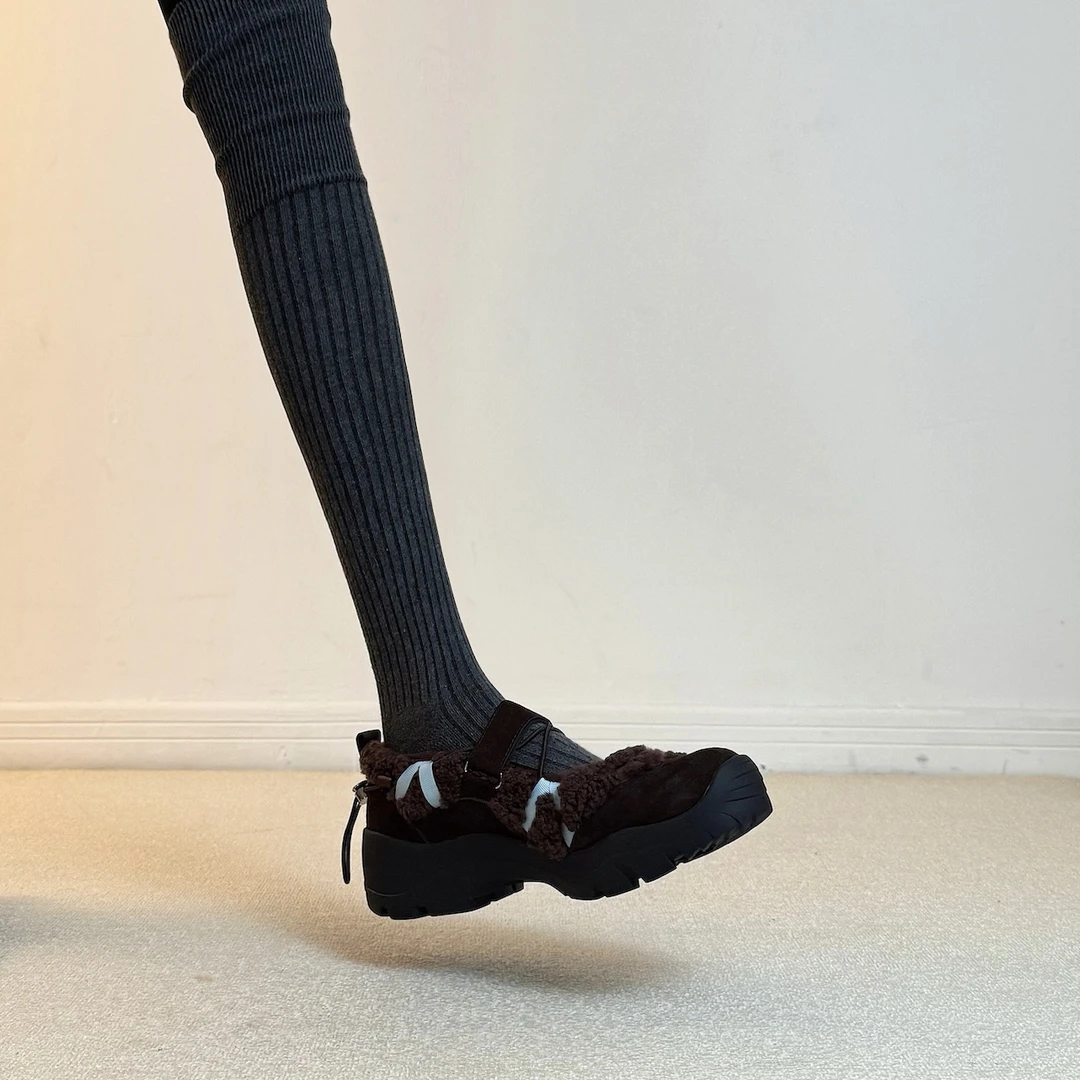 六也「韩系芭蕾」圆头5cm运动厚底牛翻绒拼色休闲通勤单鞋女L1286