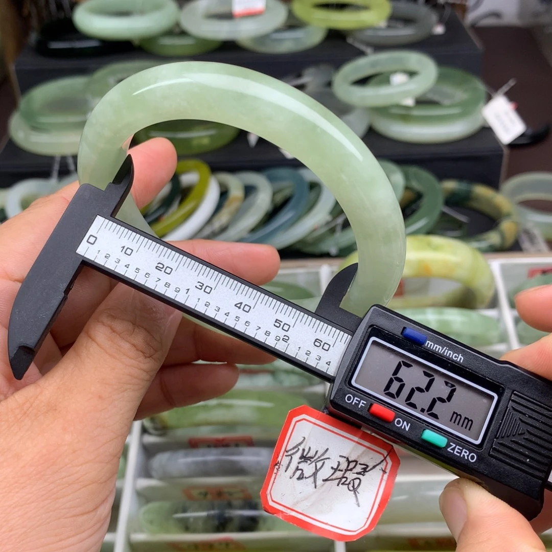 蛇纹石玉未镶嵌手镯506