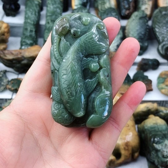 未镶嵌岫岩老玉（透闪石质玉）把件