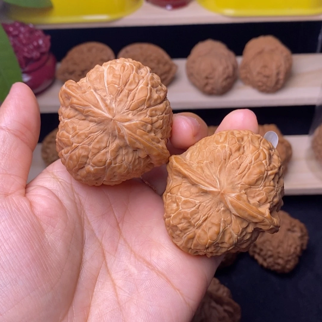 文玩核桃把件大****拿45南瓜墩